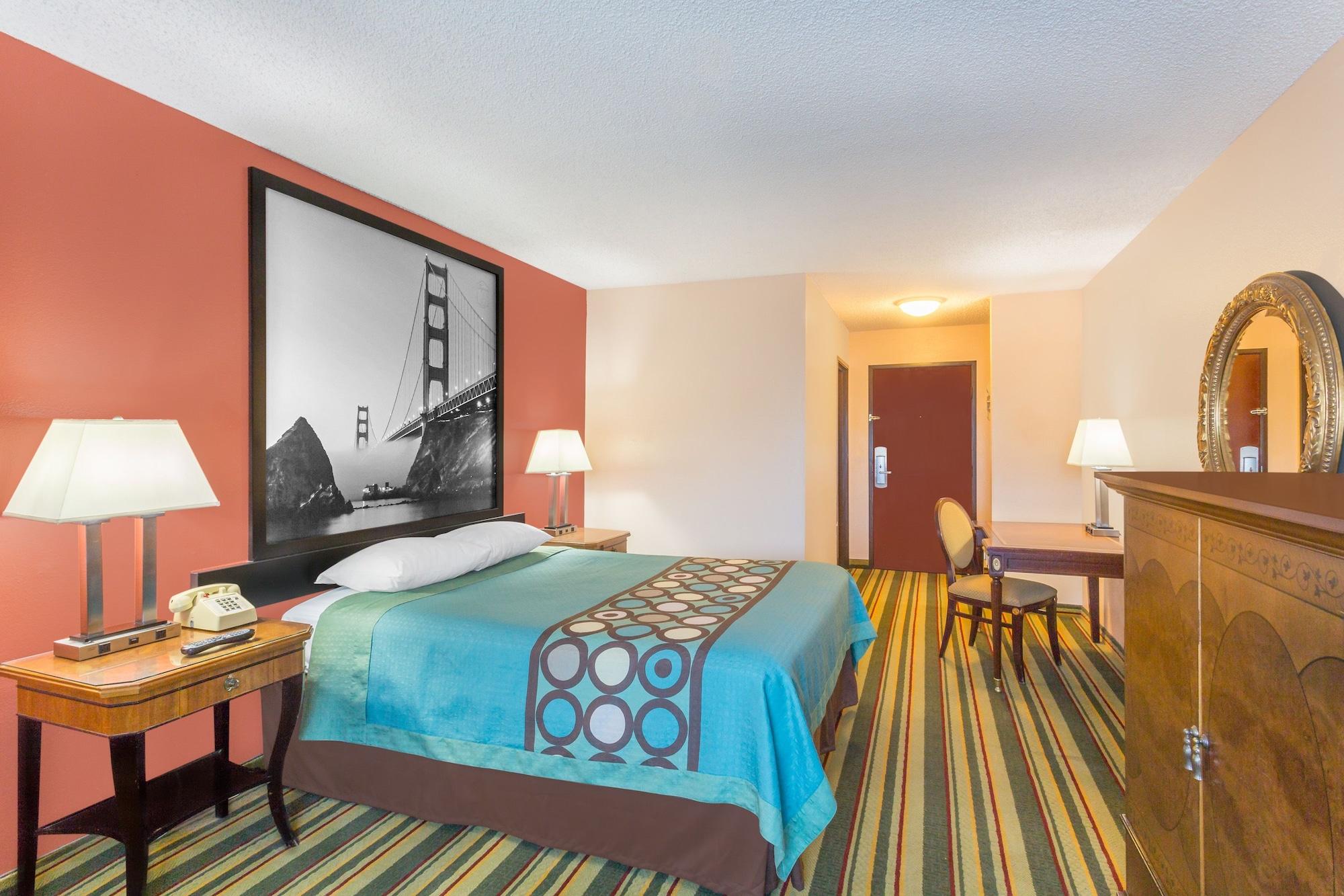Super 8 By Wyndham Hotel