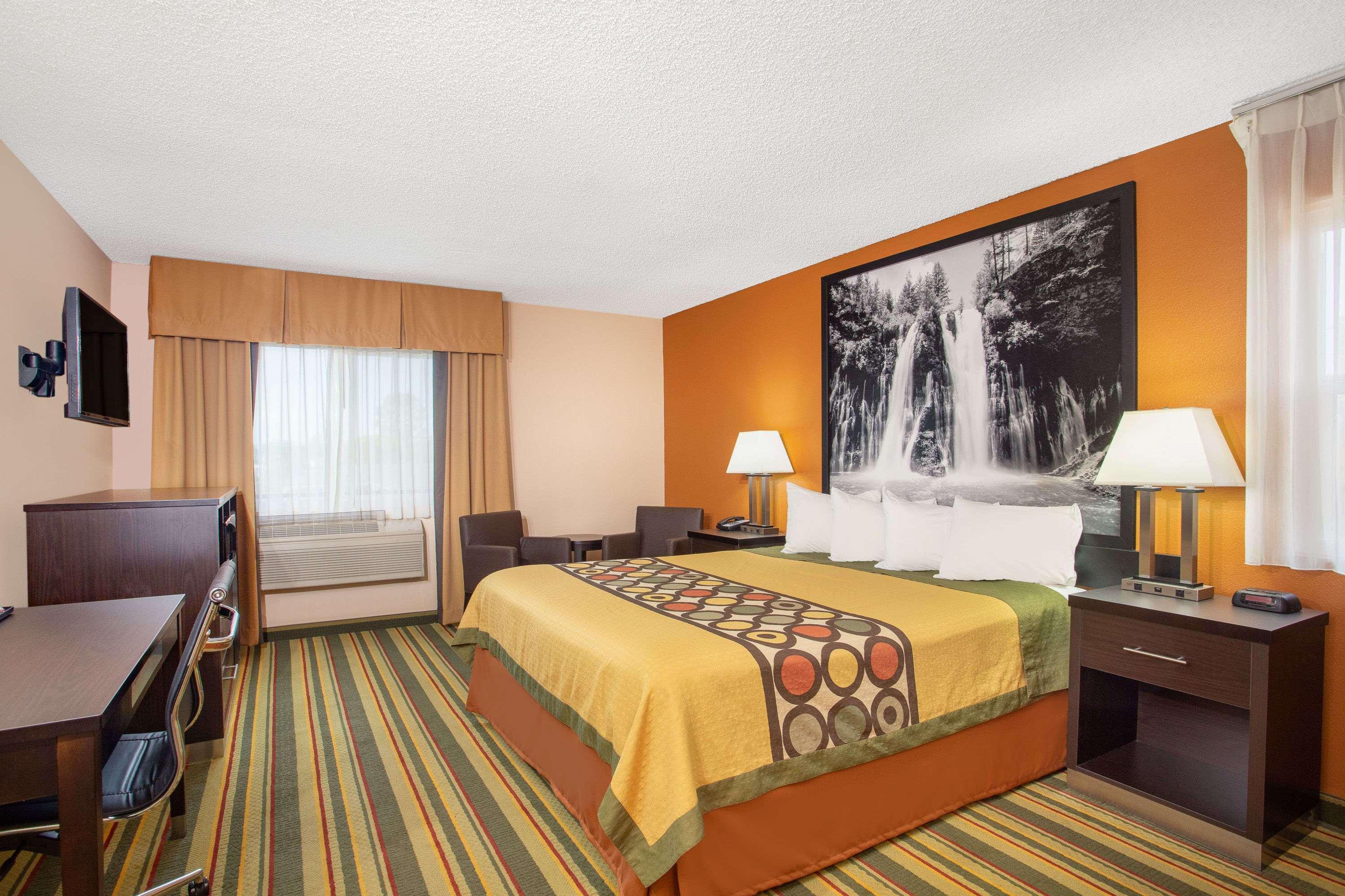 Super 8 By Wyndham Chico