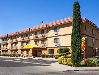 Super 8 By Wyndham Hotel
