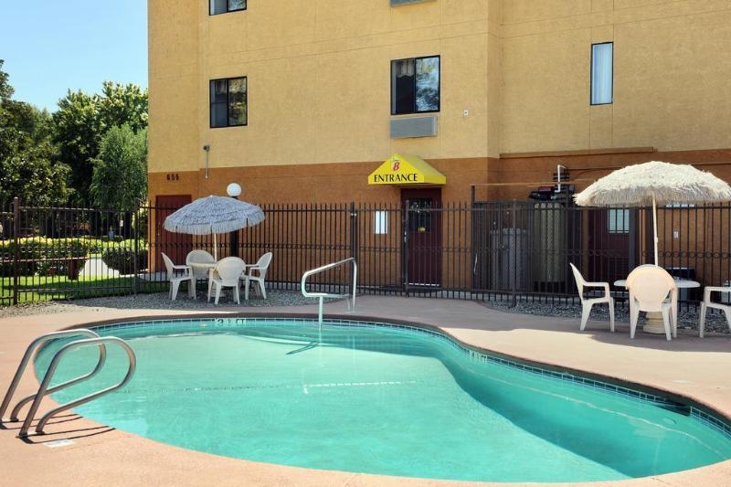 Super 8 By Wyndham 2*